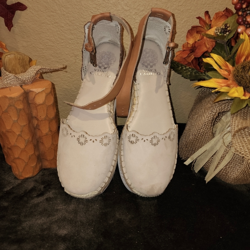 Vince Camuto Espadrille platform shoe